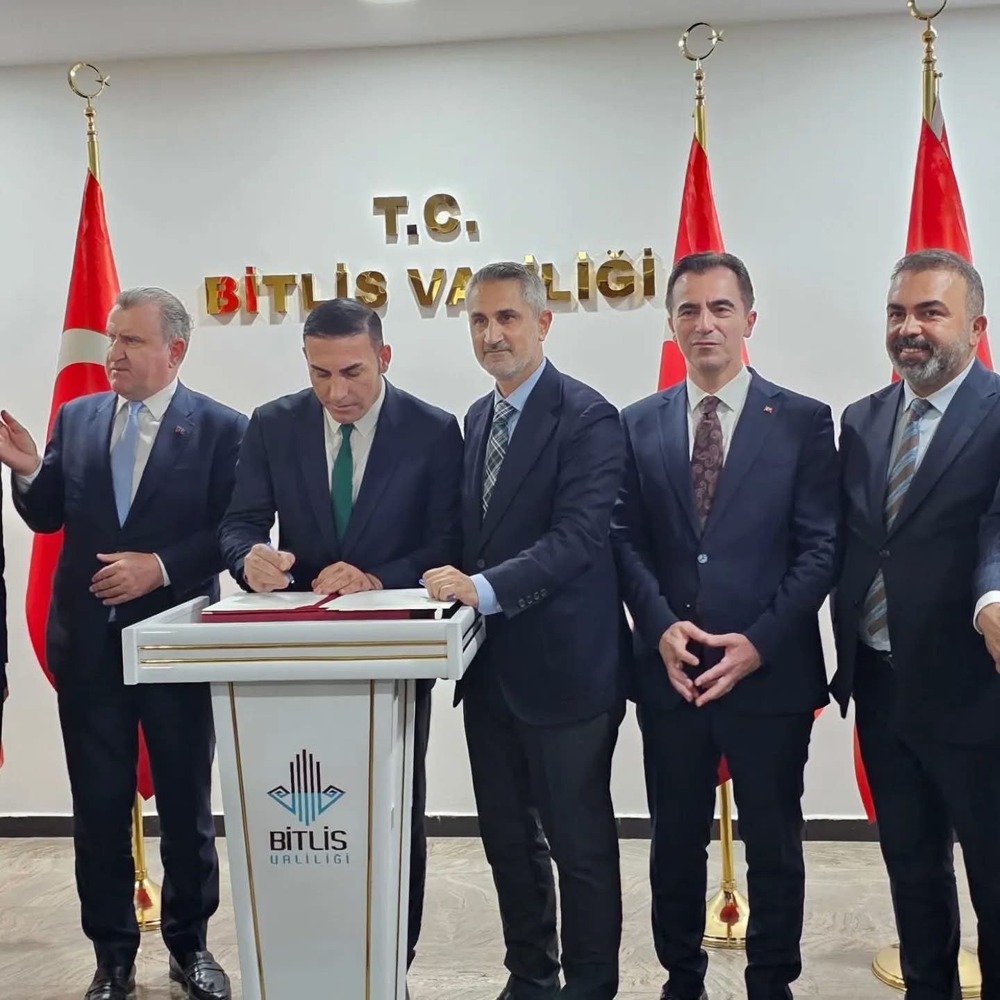 You are currently viewing Beldemiz için Gençlik Merkezi ve Semt Sahası Protokolü İmzalandı